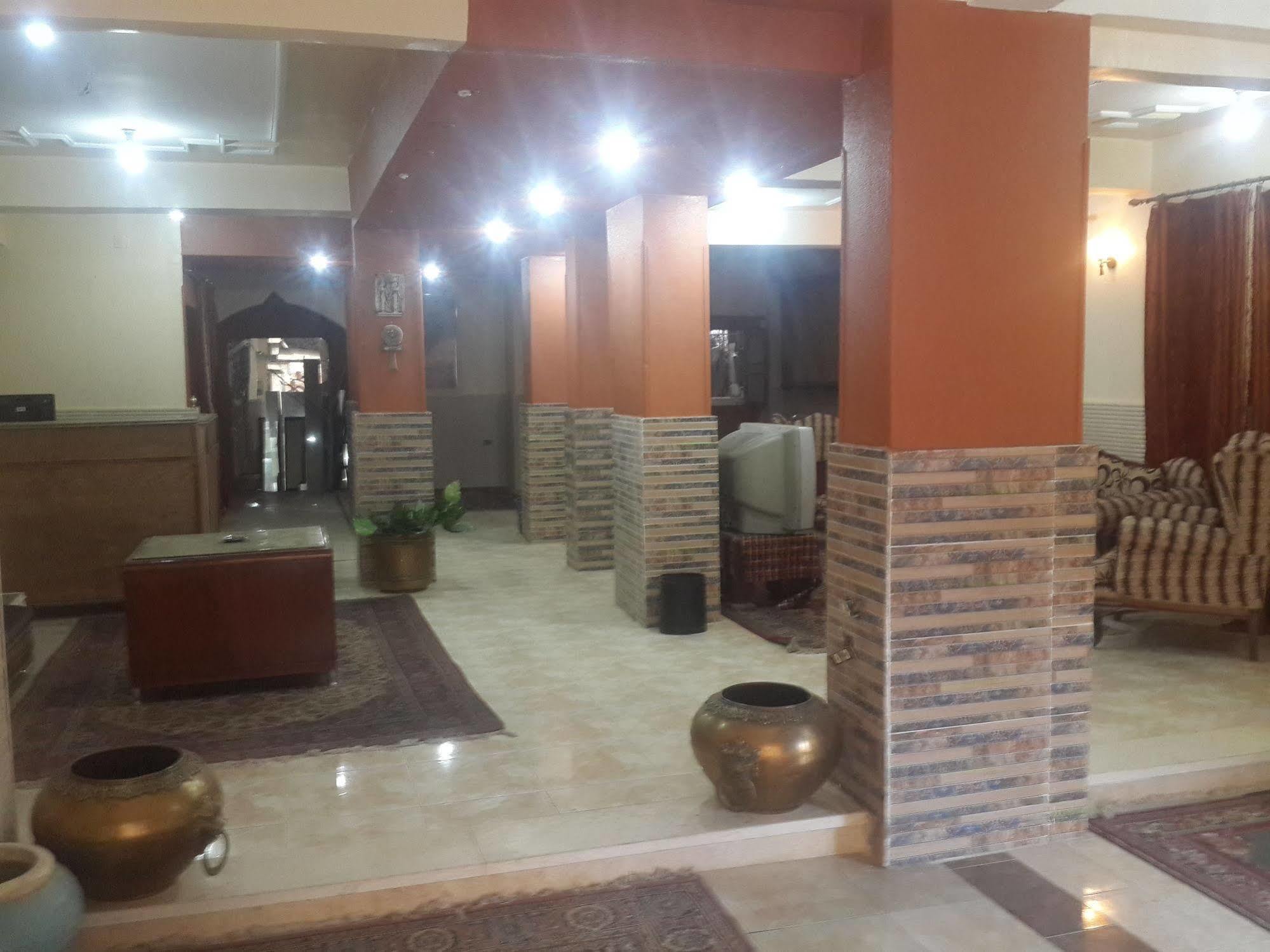 Pyramids Plateau Inn Giza ภายนอก รูปภาพ